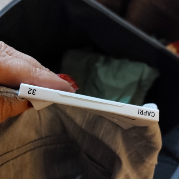 Pennington's Pinstripe Capri 32W - Picture 4 of 5